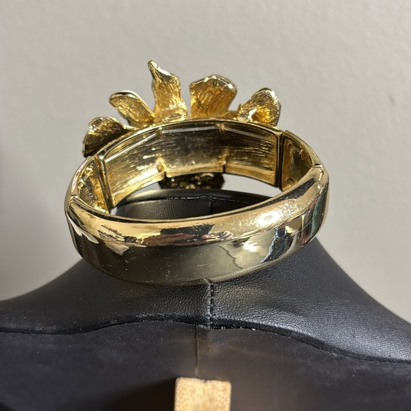 Floral Enamel Rhinestone Gold Black Floral Stretch Chunky Statement Bracelet - Picture 3 of 6